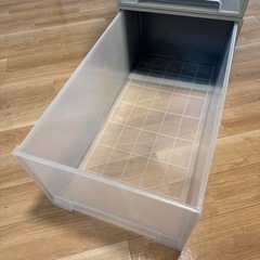 衣装ケース3つ　の画像
