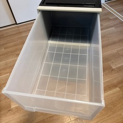 衣装ケース3つ　の画像