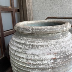 大型瓶　みずがめ　テラコッタ　植栽の画像