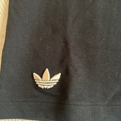 adidas Tシャツ　黒の画像