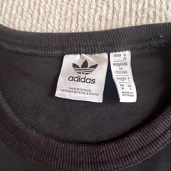 adidas Tシャツ　黒の画像