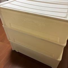 お譲り先決まりました　中古　衣装ケース6個の画像