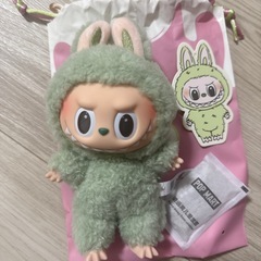 らぶぶ ラブブ  POP MART Exciting Macaronシリーズのグリーン　グレープちゃんの画像