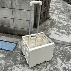 折りたたみ式キャリーボックス タイヤ2輪 フタ付きの画像