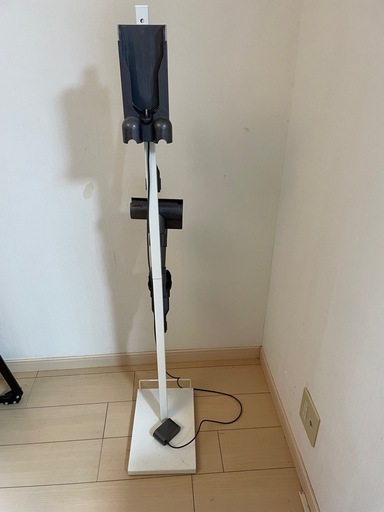 【中古】Dyson SV21 コードレスクリーナー 掃除機スタンド付き ダイソン SV21 SV33 V10 SV18 FF V12S スタンド micro 1.5kg