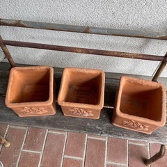 イタリア製　テラコッタ　スクエア3鉢の画像