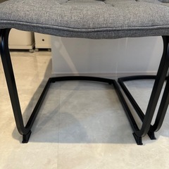 ダイニングチェア　
グレーの画像