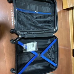 小型スーツケースの画像