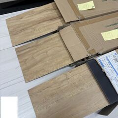 【未使用】サンゲツ　フロアタイル　WD-565  床材　サテンウッド　リフォーム材の画像