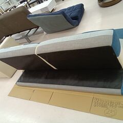 リユースのサカイ栃木店★ジモティ割あり★訳あり品  ソファー パッチワーク（寒色系） W173×D83～95×H23～65 クリーニング済み TC11087の画像