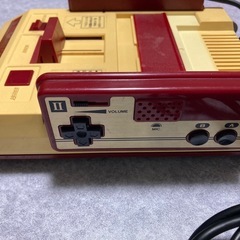 【取引中】【ジャンク】任天堂　ファミリーコンピュータ 本体　ＡＣアダプター付　 ファミコンの画像