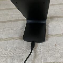 【値下げ】　NANAMI製　スマホ用ワイヤレス充電器　黒色の画像