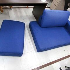 脚欠品 フロアソファとして 幅160×奥行75×高さ58cm オットマン付き 布製 ブルー系 ローソファ コンパクトソファ 家具 ソファー 苫小牧西店の画像