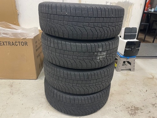 プリウス　用　スタッドレス4本セット