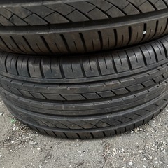 235／40R 18タイヤ2本の画像