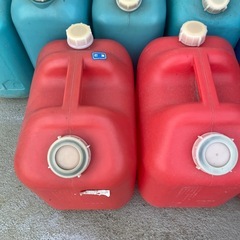 灯油缶 7個セットの画像