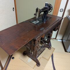 SINGER 足踏みミシン アンティークの画像