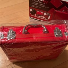 アタッシュケース 赤 クレーンゲームの画像