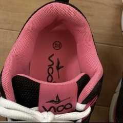 スニーカー　レディース　23.0cmの画像