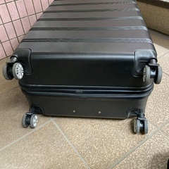 ほぼ新品🔴超軽量スーツケース75.45.30センチの画像
