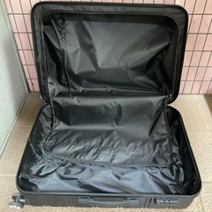 ほぼ新品🔴超軽量スーツケース75.45.30センチの画像