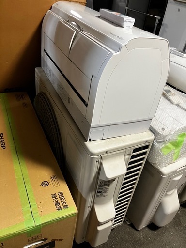 ロ2510-306 日立ルームエアコン 白くまくん RAS-JT63M2E1 2022年製 リモコンあり 通電確認済みガス残量不明 フィルター清掃必要 取付工事はお客様で手配して下さい