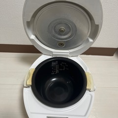 炊飯器 3合　傷アリ   の画像