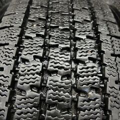 TOYO DELVEX 935 195/80R15 107/105N LT 15インチ スタッドレス 4本 21～23年製 バリ溝 ハイエース キャラバン等　(STJ039) の画像