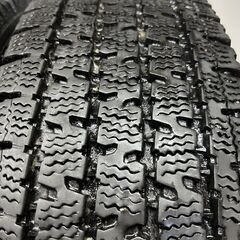 TOYO DELVEX 935 195/80R15 107/105N LT 15インチ スタッドレス 4本 21～23年製 バリ溝 ハイエース キャラバン等　(STJ039) の画像