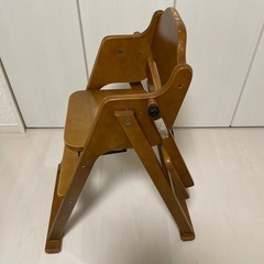 折りたたみテーブル付きチェアの画像