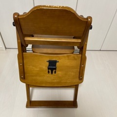 折りたたみテーブル付きチェアの画像