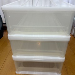衣装ケースの画像
