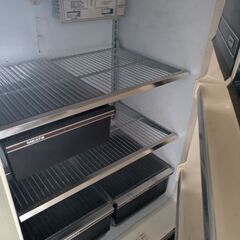明日廃棄　0円　レトロ　冷蔵庫　壊れてますが可愛いの画像