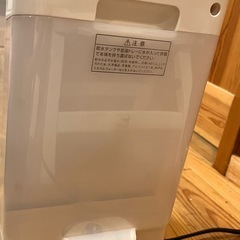 ファンヒーター 加湿 
温風の画像