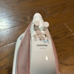 スチームアイロンとアイロン台の画像