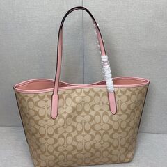 [コーチ] 花柄のプリント 大容量 トートバッグ ショッピングバッグの画像