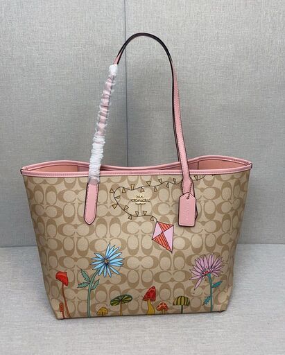 [コーチ] 花柄のプリント 大容量 トートバッグ ショッピングバッグ