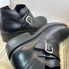 メンズ用　ショートブーツ　ベルト留めタイプ　革製の画像