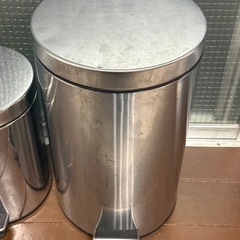 ゴミ箱２個セット
の画像