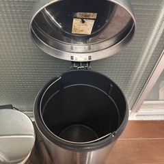 ゴミ箱２個セット
の画像