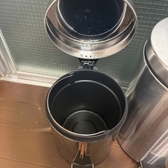 ゴミ箱２個セット
の画像