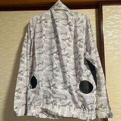 【お話し中です】空調服　長袖　パーカー付き　白カモフラ　EARLYBIRD　サイズEL　３L寸　中古品の画像