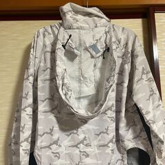 【お話し中です】空調服　長袖　パーカー付き　白カモフラ　EARLYBIRD　サイズEL　３L寸　中古品の画像