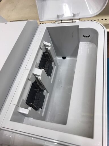 ジャングルジャングル岩出店】【B208】充電式保冷温庫 マキタ CW180D