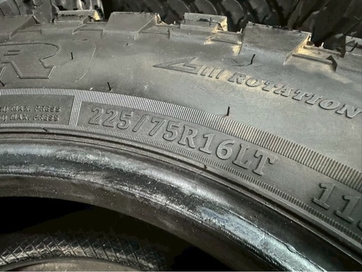 ジムニー コンフォーサー CF3000 225/75R16 中古４本セット  
JA11 JA12 JA22 JB23 JB43JB64 JB74