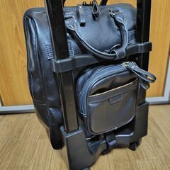 【まだ受付中･送付可能】中古 SWANY シルバーカー 紺 バッグ＆キャスター分離できるタイプ♪ 合成皮革で高級感有♪ 早い者勝ちです✨✨の画像