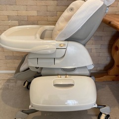 コンビ！！　電動ハイローチェア
の画像
