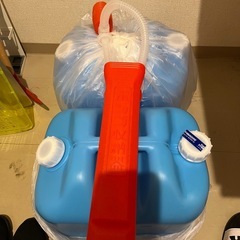 コロナ反射式石油ストーブ　灯油ポリタンク20リットル２個と手動給油ポンプ付きの画像