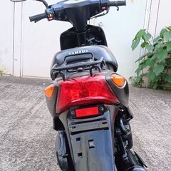 非常に良いエンジンです。ヤマハ（ジョグ）（SA36J）。バッテリーは新品です。フロントブレーキパッドも新品です。リアブレーキパッドも新品です。の画像