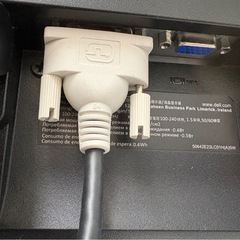 DELL 23インチ　　モニターケーブル付き、電源ケーブル付きの画像